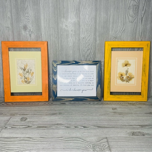 3 framed wall art one saying and 2 pressed flower art framed - Picture 2 of 7